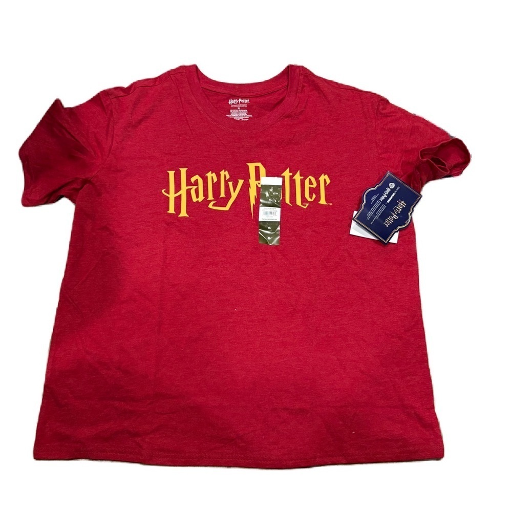 Harry Potter Red Graphic Tee NEW XL Women Red Gold Yellow T-shirt Universal